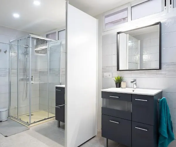Trinidad Avenue Premium דירה