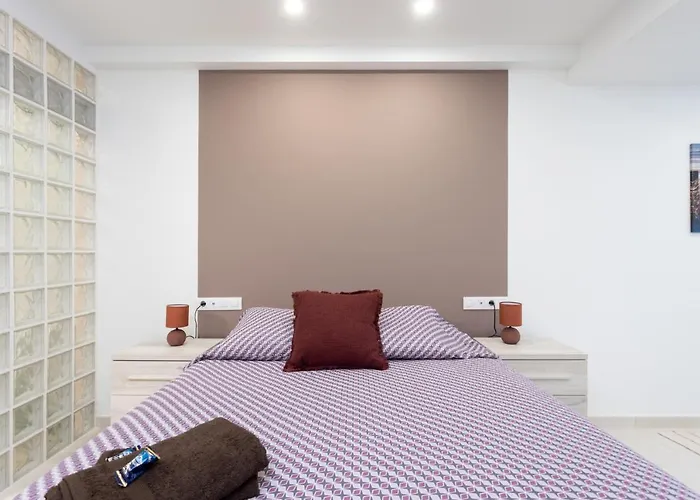 Trinidad Avenue Premium