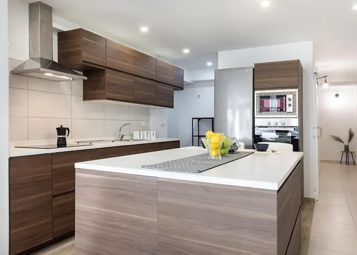 Trinidad Avenue Premium