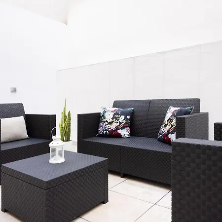 Trinidad Avenue Premium