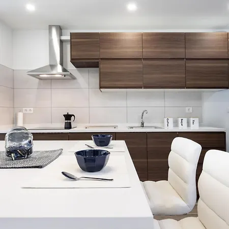 Trinidad Avenue Premium Apartment